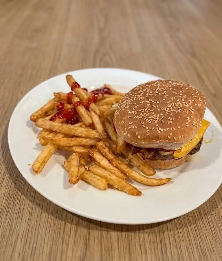 Bacon cheeseburger at VP Restaurant and Bar in Saskatoon, SK